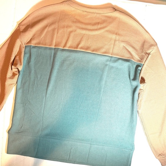 Ofeefan Pullover Color-block Sweater in Peach and Teal Size Large - Picture 5 of 12